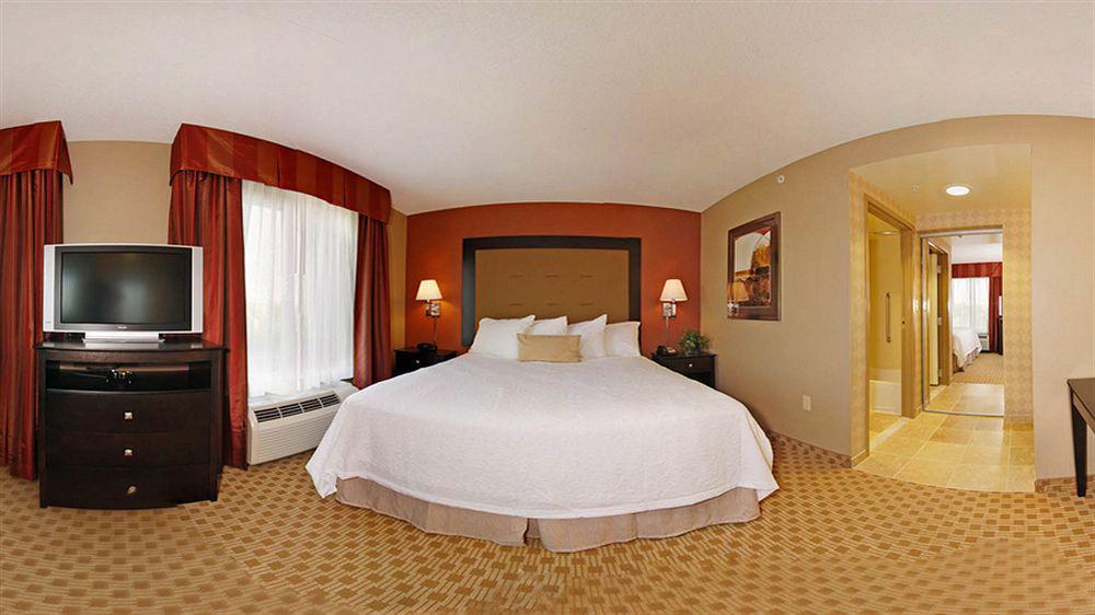 Hampton Inn & Suites Herndon-Reston Екстериор снимка