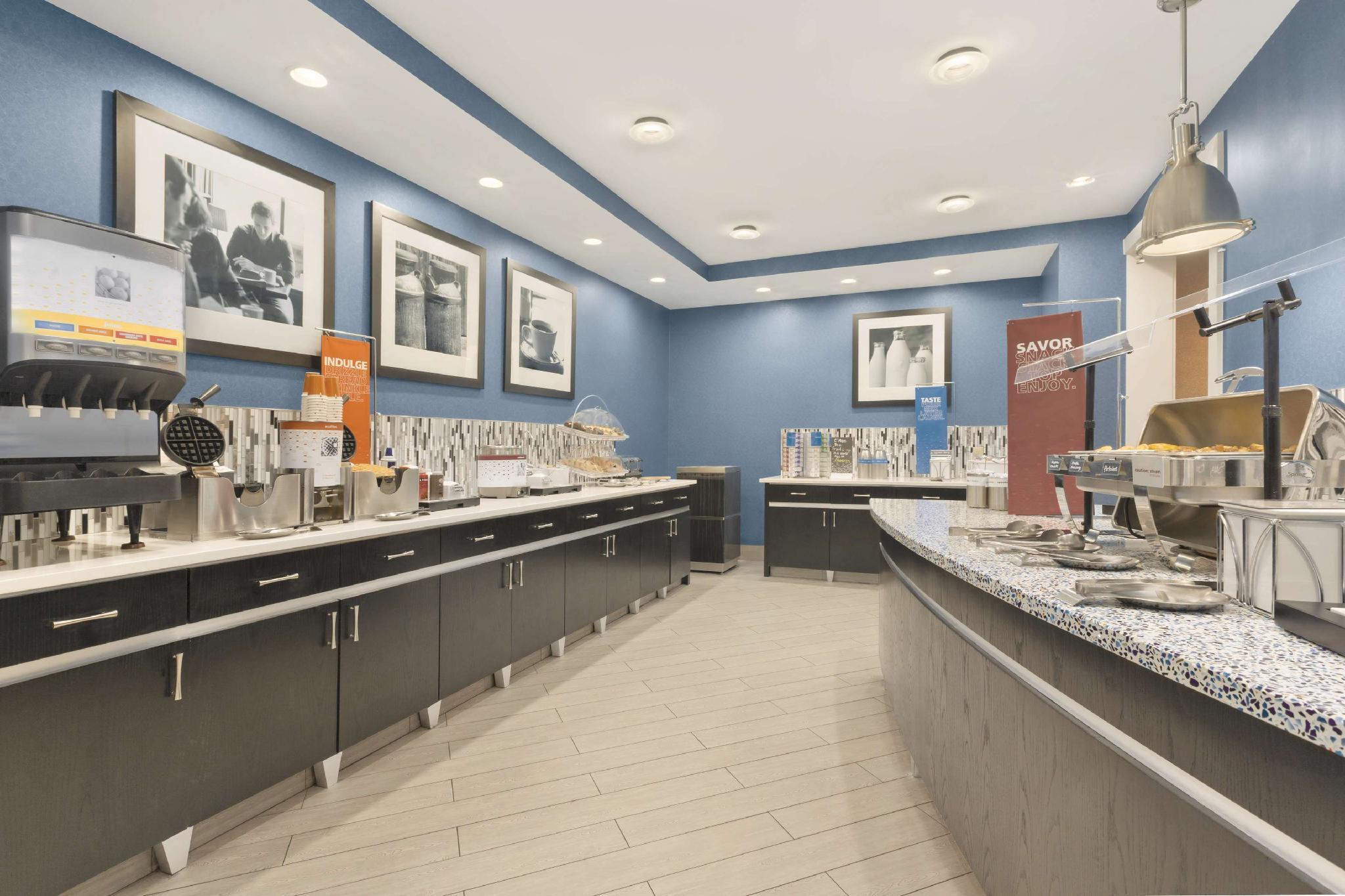 Hampton Inn & Suites Herndon-Reston Екстериор снимка
