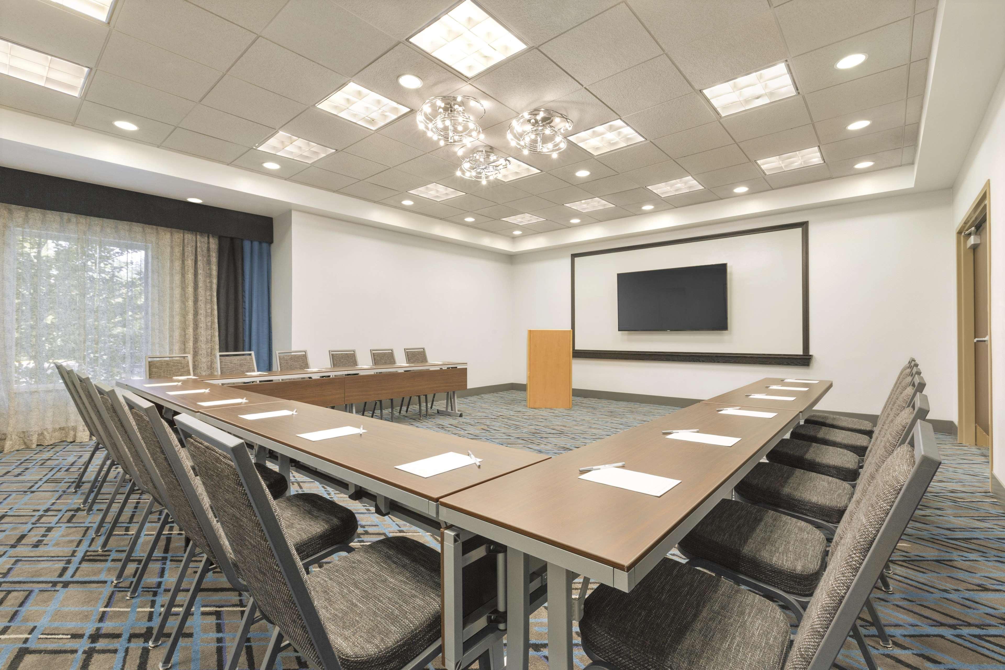 Hampton Inn & Suites Herndon-Reston Екстериор снимка