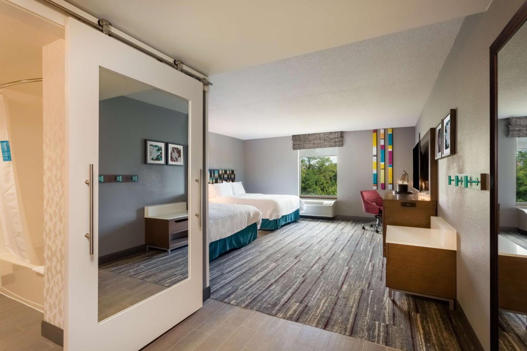 Hampton Inn & Suites Herndon-Reston Екстериор снимка