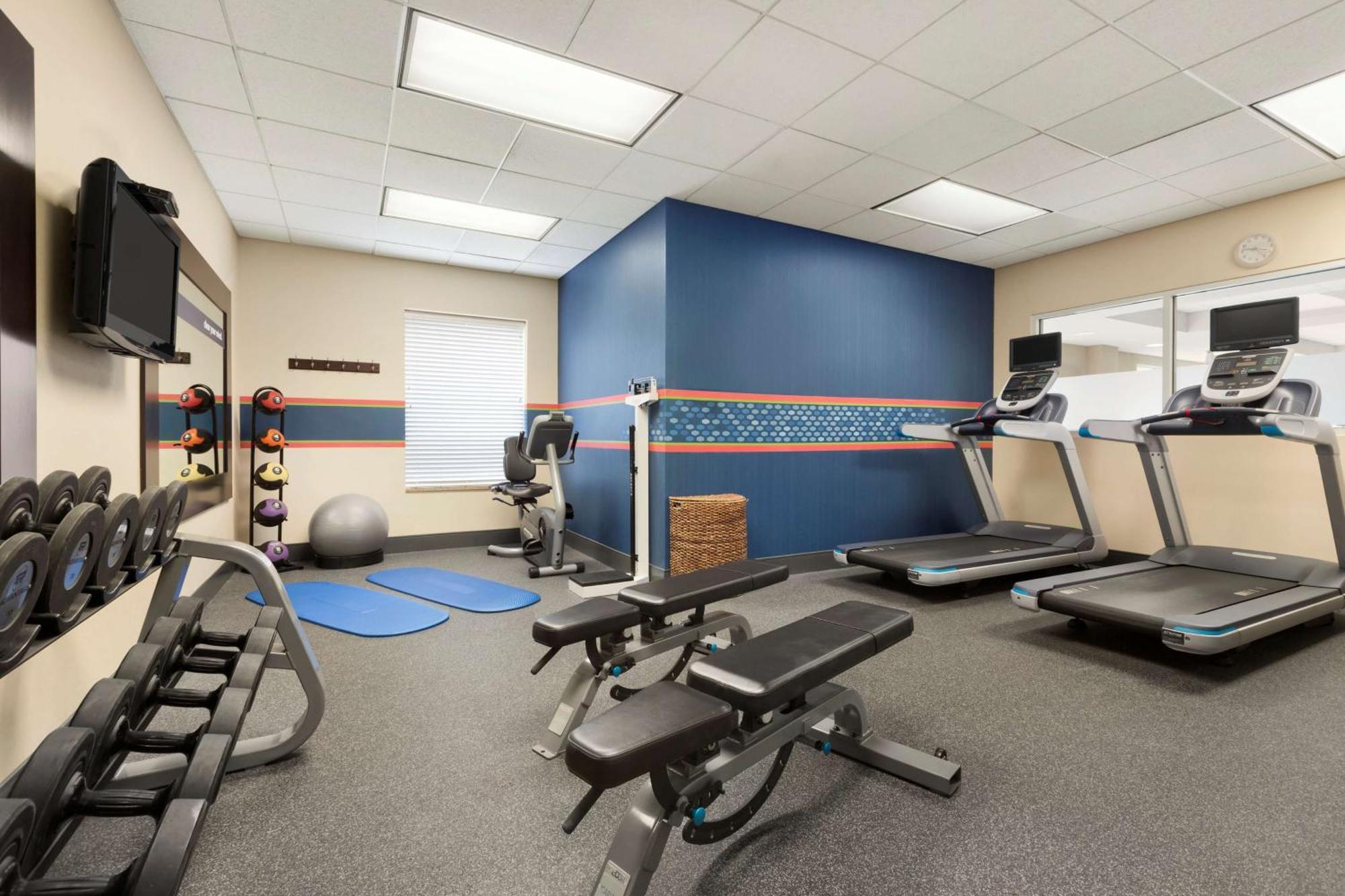 Hampton Inn & Suites Herndon-Reston Екстериор снимка