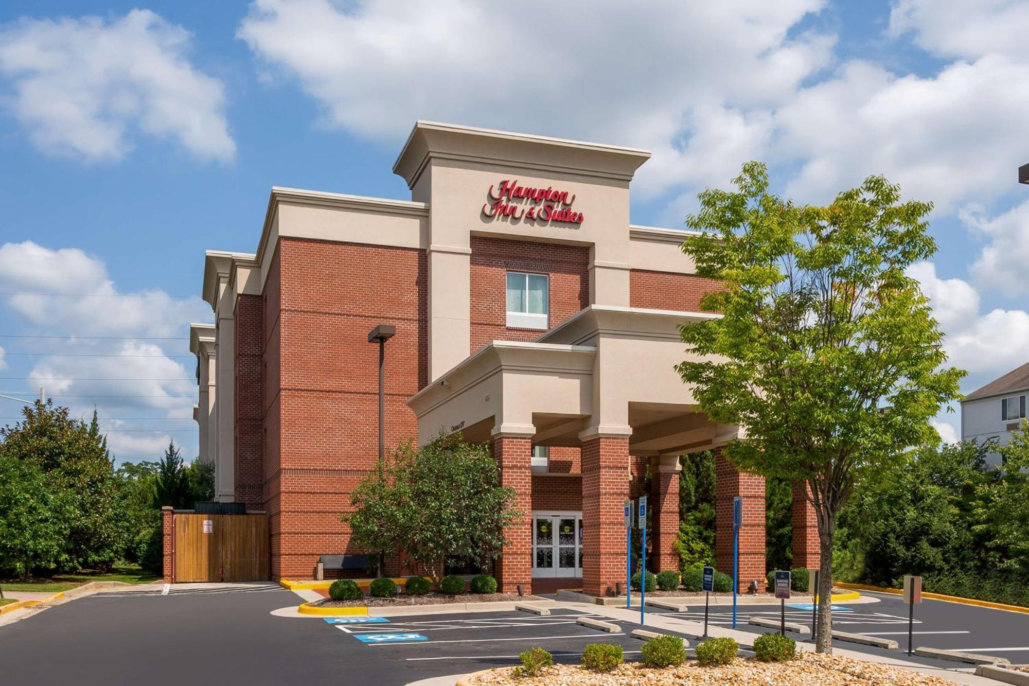Hampton Inn & Suites Herndon-Reston Екстериор снимка