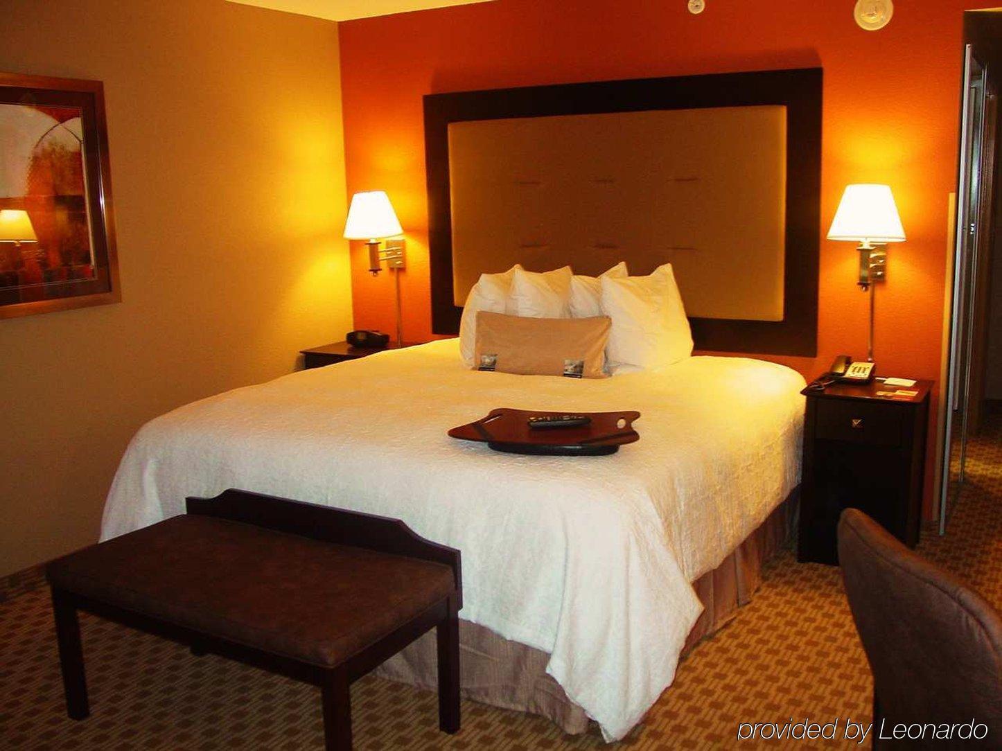 Hampton Inn & Suites Herndon-Reston Стая снимка