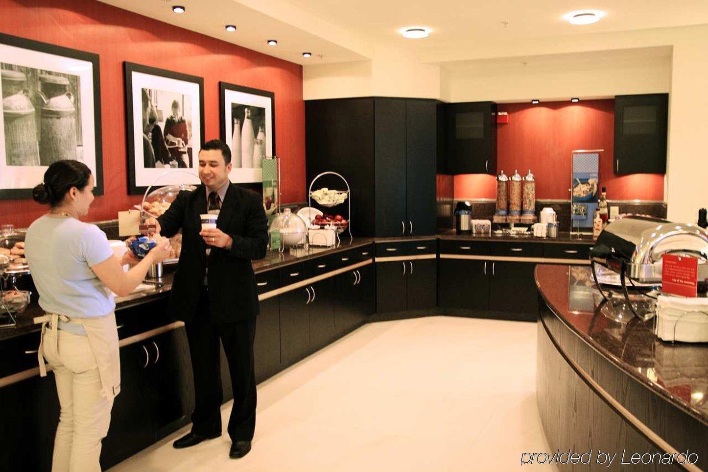 Hampton Inn & Suites Herndon-Reston Екстериор снимка